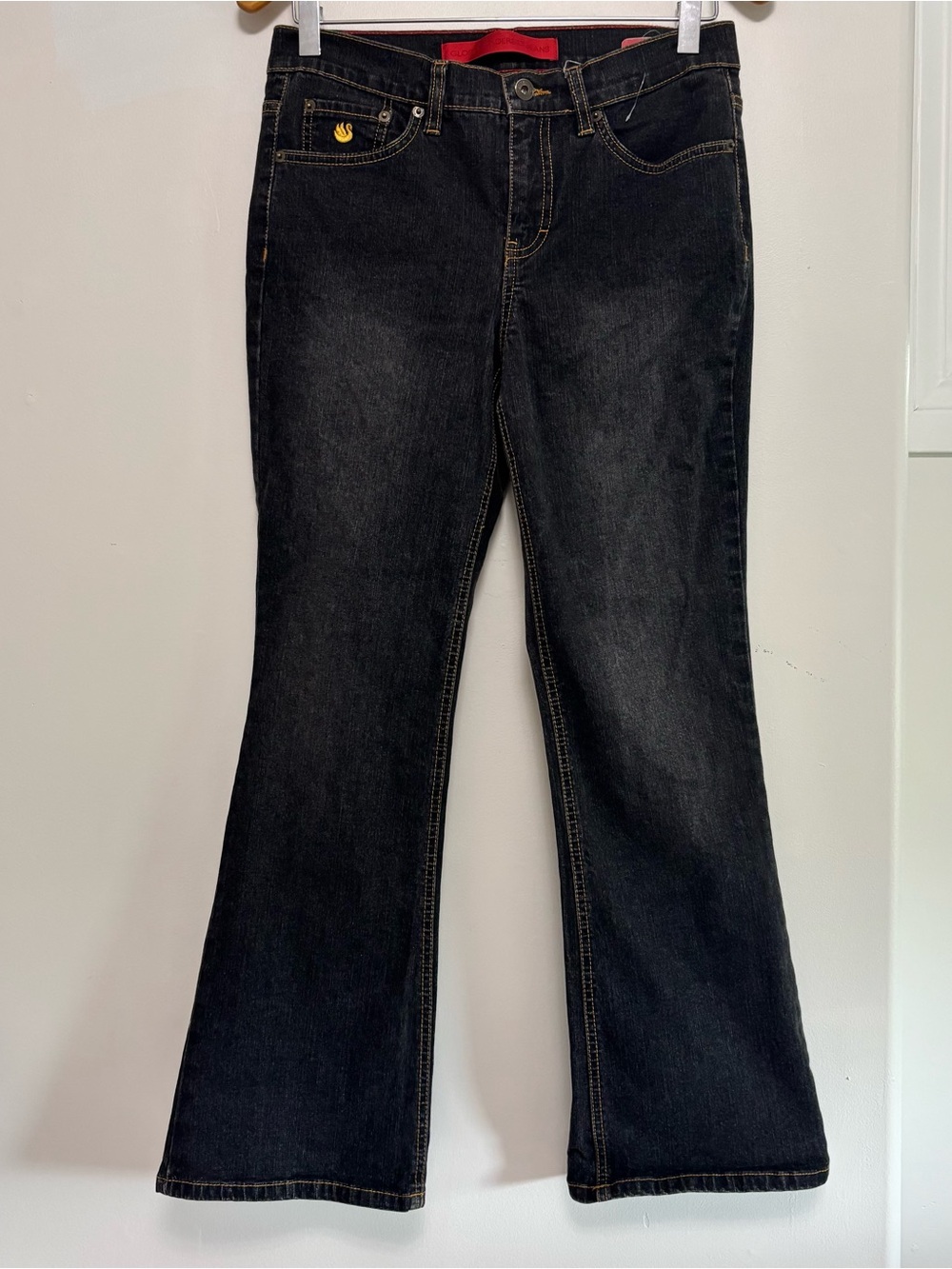 Gloria Vanderbilt Black Flare Jeans with Contrast Stitching Size 6
